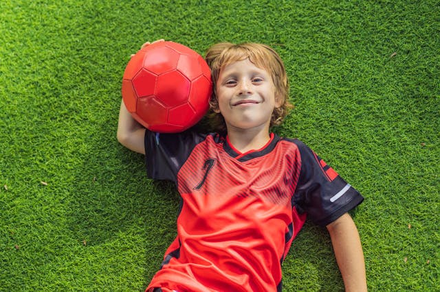 5 éléments à prendre en compte avant d'inscrire votre enfant à un stage de football
